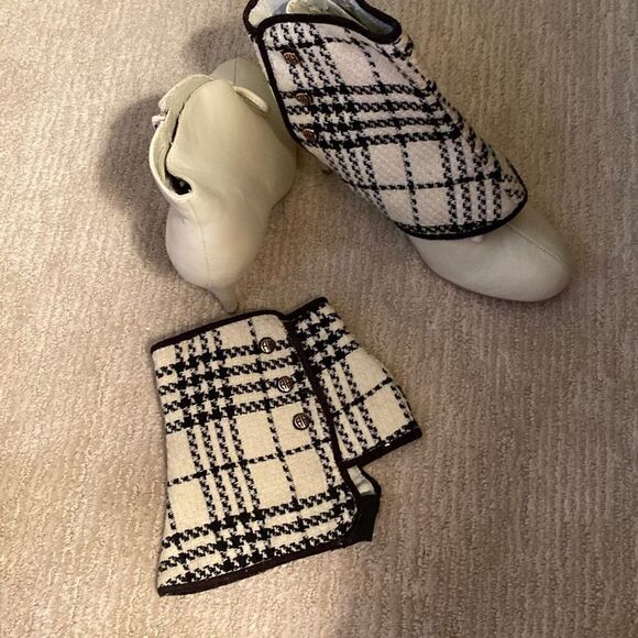 Hot in Hollywood Womens Winter White Booties with Spat Covers, Size 7.5M - Picture 5 of 16